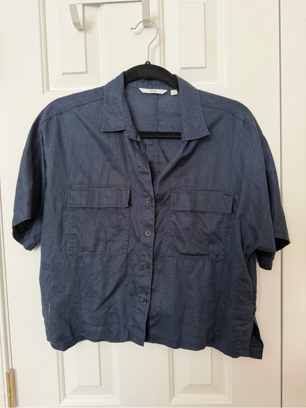 Uniqlo Navy Blue Short-Sleeve Button-Down Shirt